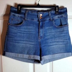 Celebrity Pink Shorts High Rise Cuffed